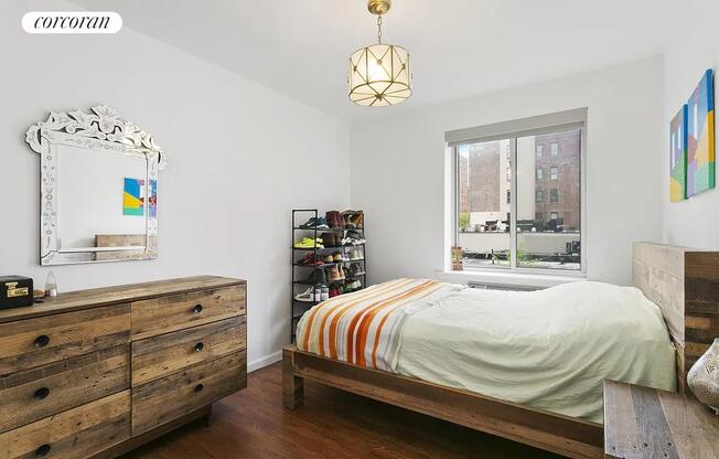 753 E 5 ST