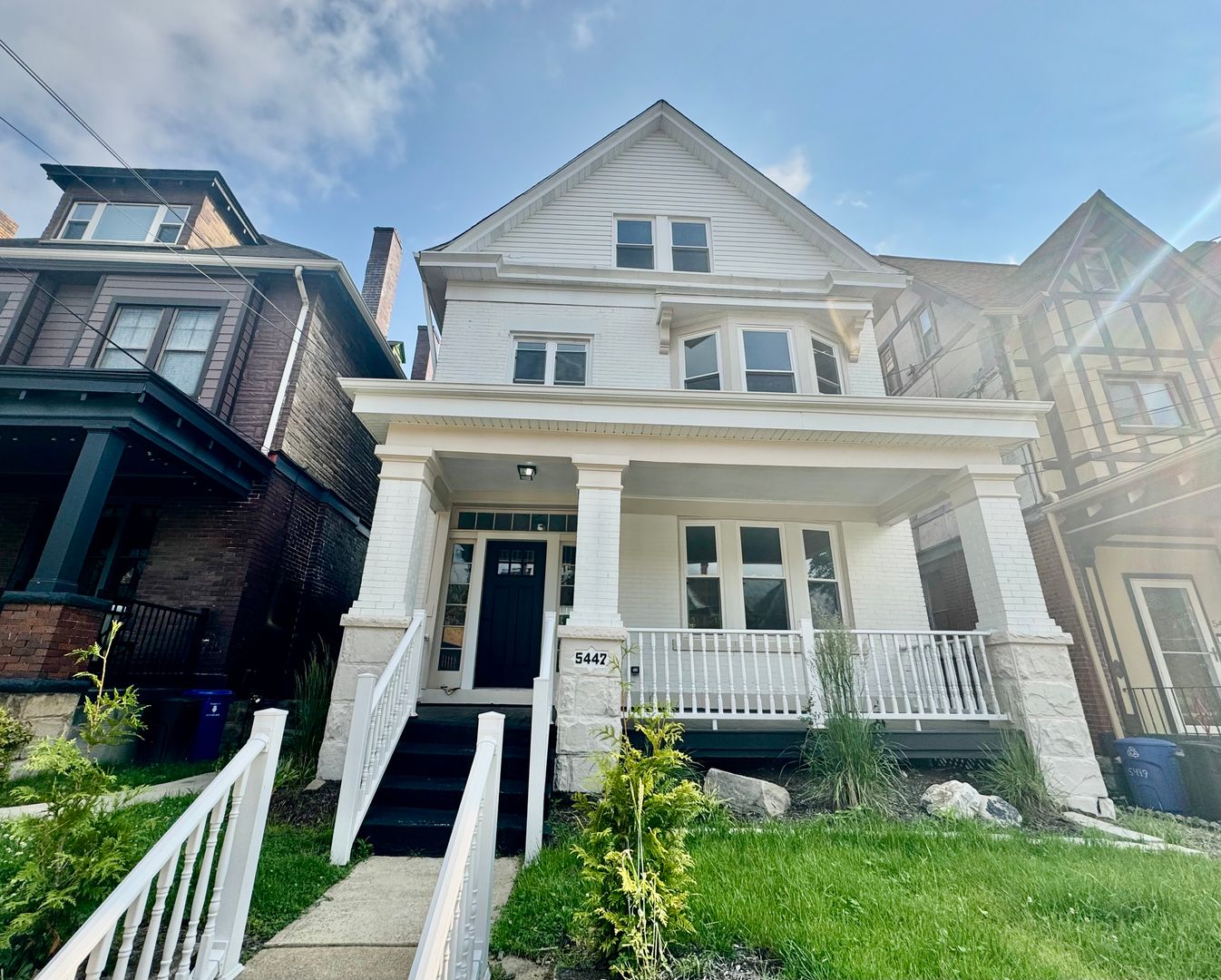 Completely Renovated 3 Bed, 2.5 Bath Home Plus Huge Bonus Room! Tons Of Space - Available Now in Highland Park!