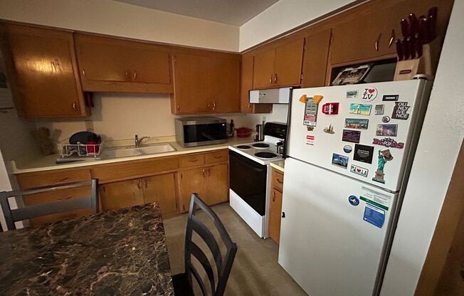 1 bed, 1 bath, $1,015, Unit 22