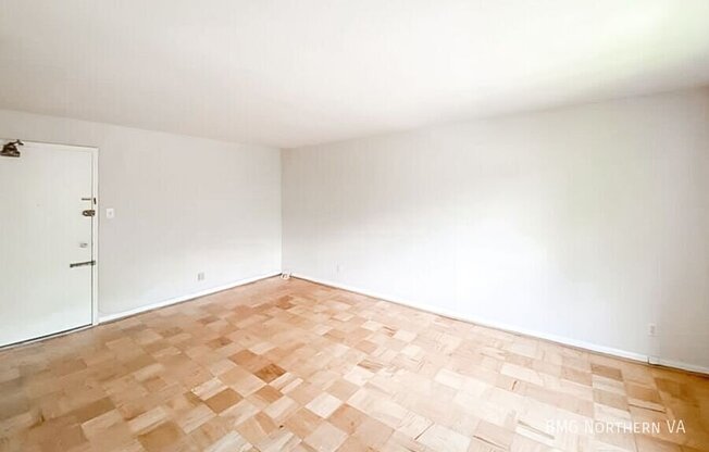 4570 MacArthur Blvd NW Unit 202