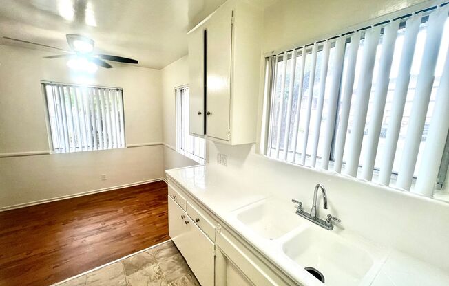 2 beds, 1 bath, $2,295