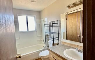 3 beds, 1 bath, $1,295