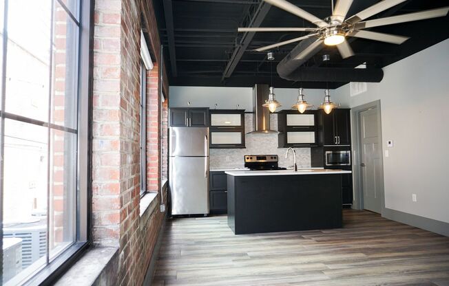 2 beds, 2 baths, $1,450, Unit Union Lofts- #7