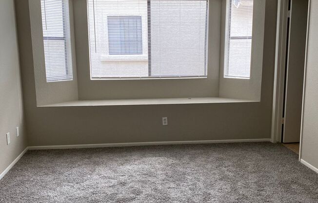 Roomy 2 bedroom 2 bathroom Apartment