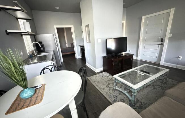 1 bed, 1 bath, 750 sqft, $950