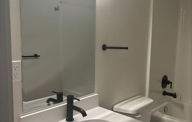 1 bed, 1 bath, 471 sqft, $1,700, Unit 310