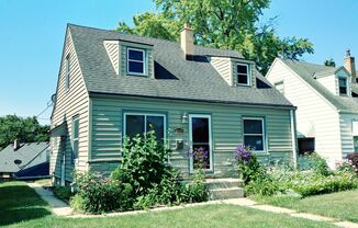 Updated Cape Cod 3 Bedroom + Den Single Family Milwaukee