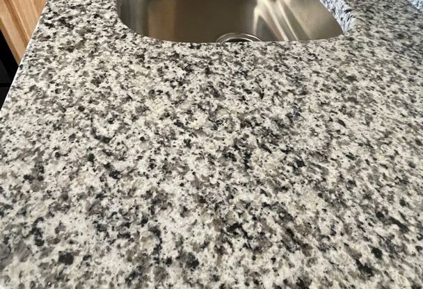 3 beds, 2 baths, 1,152 sqft, $2,200, Unit 14209 #202