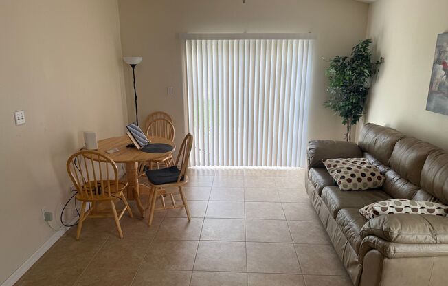 3/2 Single Family Home in Waterford Lakes AVAILABLE AUGUST 17th!