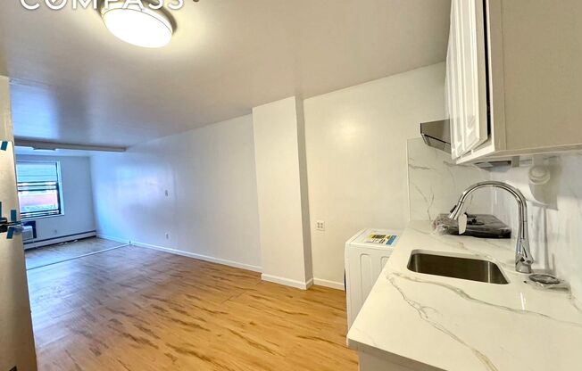 1 bed, 1 bath, $2,800, Unit 5