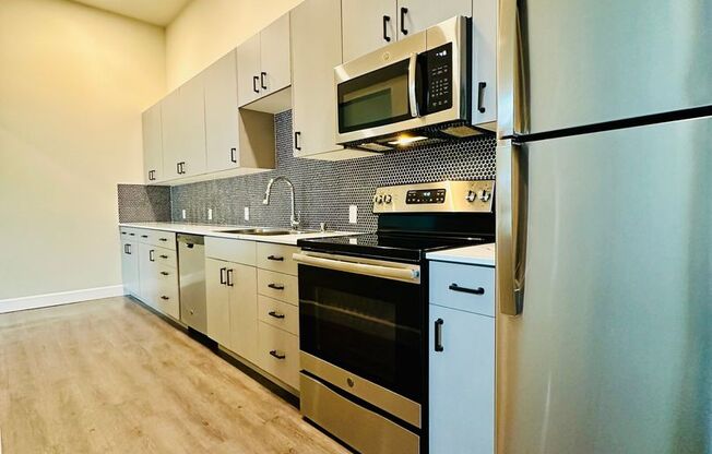 1 bed, 1 bath, 453 sqft, $2,050, Unit 4th #405