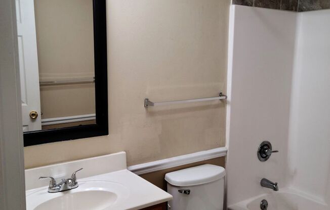 4 beds, 2 baths, 1,200 sqft, $3,280, Unit 2215 #53