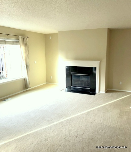 Beaverton 3 bd, 2.5ba. Kitchen w/white tile. LR w/gas fireplace. Fenced Yard