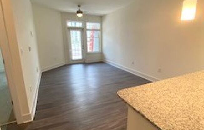 1 bed, 1 bath, 775 sqft, $1,748, Unit 00 - 424