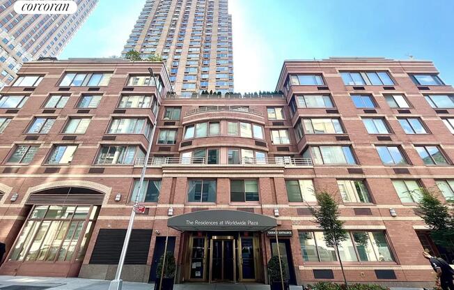 Studio, 1 bath, 422 sqft, $3,400, Unit 4X