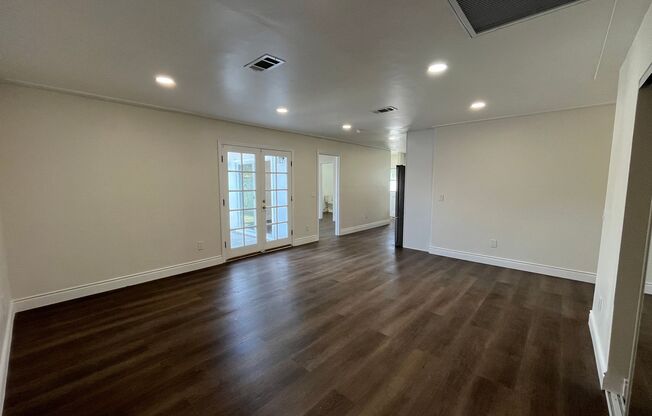 Upgraded West Hills 3+2, READY FOR MOVE-IN!