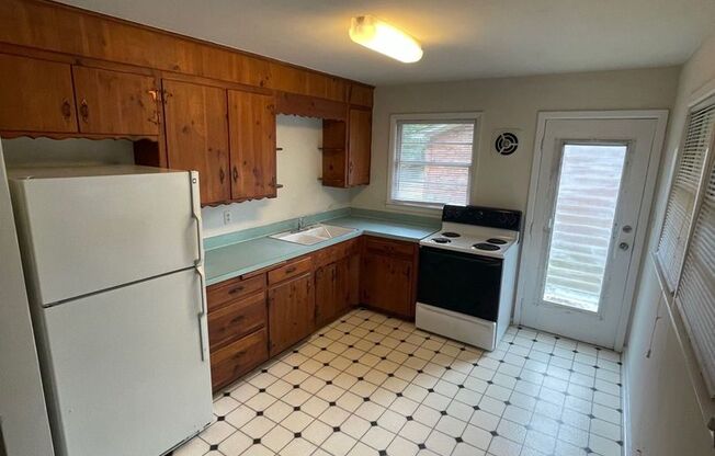 PRE-LEASING FOR AUGUST 2026! WALK TO CAMPUS!