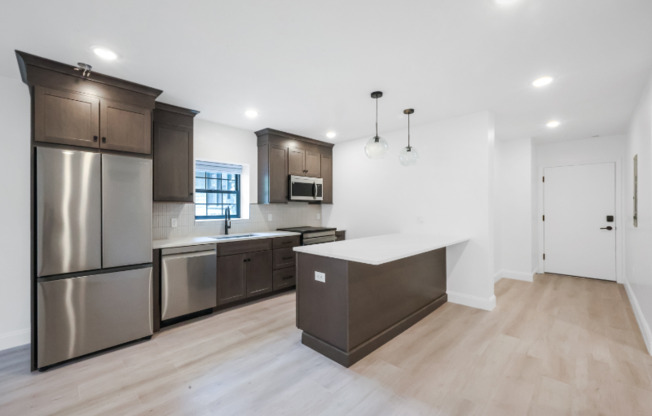 126 ADELAIDE AVE