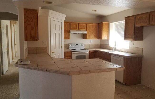 3 beds, 2 baths, $1,700