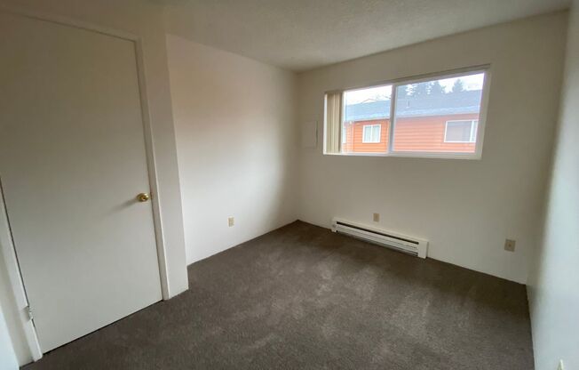 2 beds, 1 bath, 758 sqft, $1,395, Unit 2