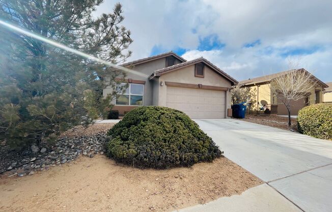 4 bed 2 bath home in Huning Ranch.
