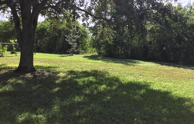 523 SW DEER RUN