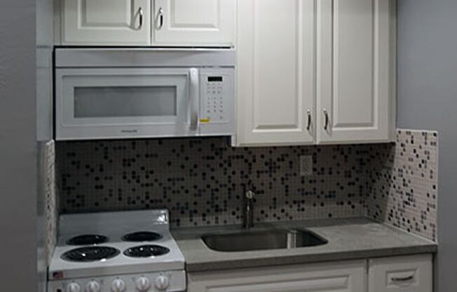 325 Leavenworth Street #3C