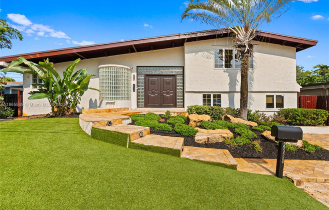 2530 OKEECHOBEE LN