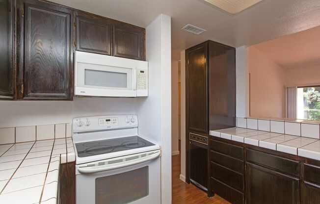 The Villas of Calavera Hills upstairs 2 Bd/2 Bth condo.
