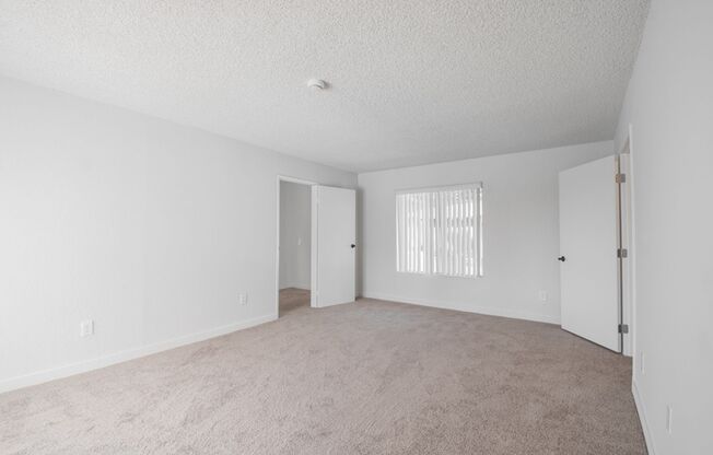 2 beds, 1.5 baths, $2,425, Unit 65