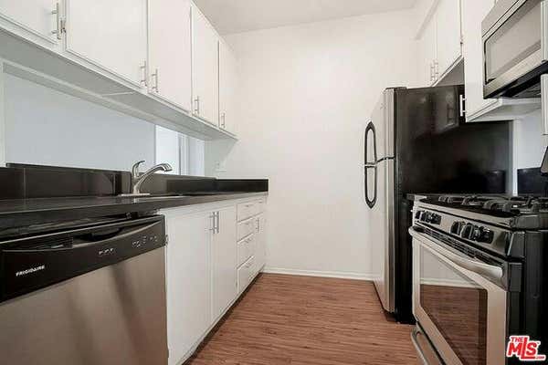 Studio, 1 bath, 425 sqft, $1,969, Unit 402