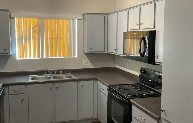 1941 S Pierpont Dr. #1086
