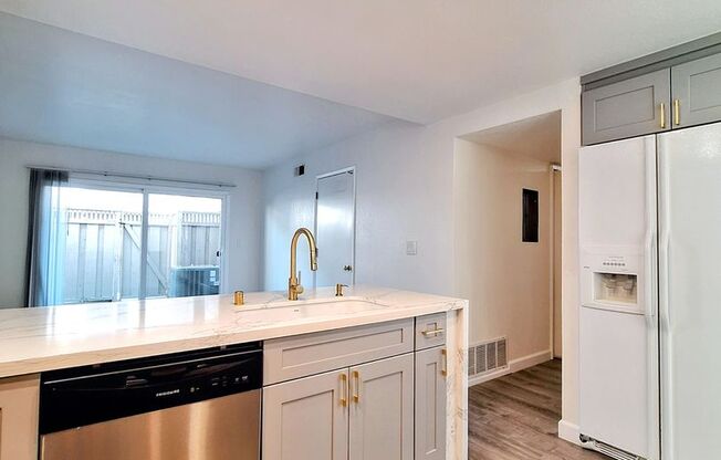 Spacious Two-Story 3bd Townhouse With Private Patios, Balcony, & Garage