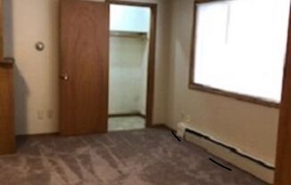 1 bed, 1 bath, $660, Unit 5