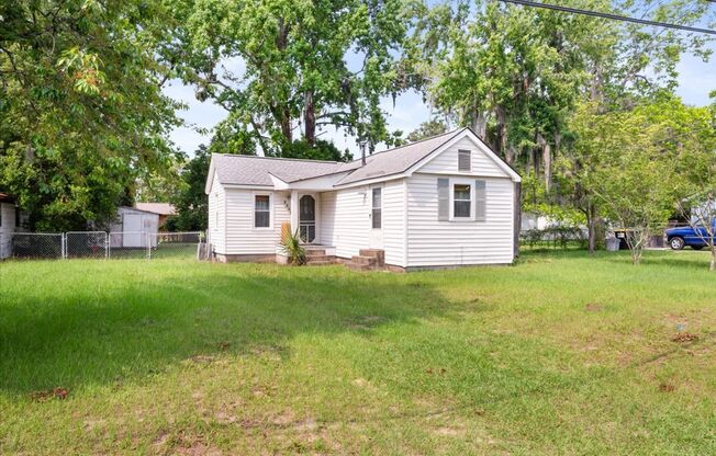 2-Bedroom Cottage in Central Savannah – Close to Hospitals, Schools & Shopping!