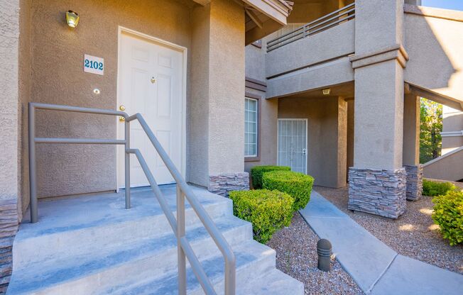 Charming 2 bedroom, 2 bath condo in the heart of Summerlin