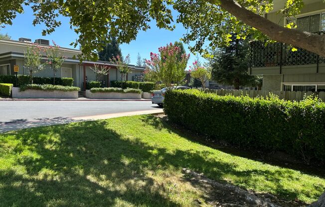 2 beds, 1 bath, 825 sqft, $1,695, Unit 492104