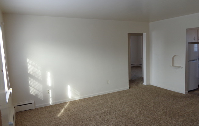 2 beds, 1 bath, 695 sqft, $725, Unit 1300-1503