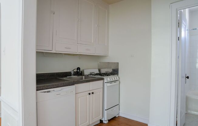 1 bed, 1 bath, 450 sqft, $1,575, Unit 4545-401
