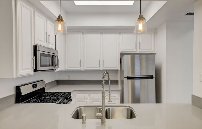 2 beds, 2 baths, 1,000 sqft, $2,698, Unit 150