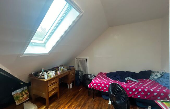 3 beds, 1 bath, 1,011 sqft, $2,500, Unit 19 Woodland St. - 3rd Fl