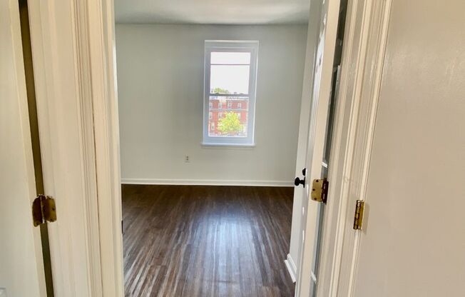 3 beds, 1 bath, $2,100