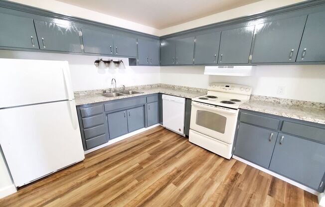 2 beds, 1 bath, 1,027 sqft, $1,299, Unit 5-207