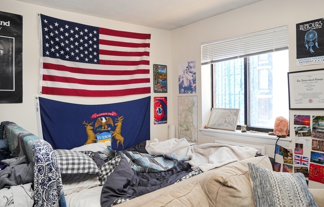 Studio, 1 bath, 999 sqft, $1,995, Unit 33