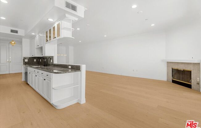 1450 S BEVERLY DR