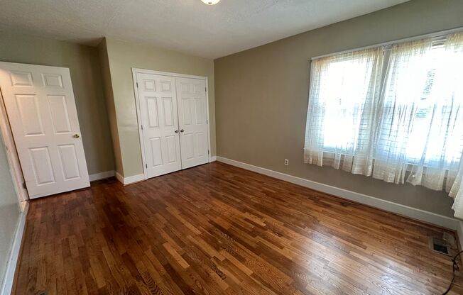 3 beds, 1 bath, $1,150