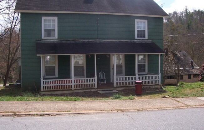 1BD/1BA Duplex Available Now in Newry!