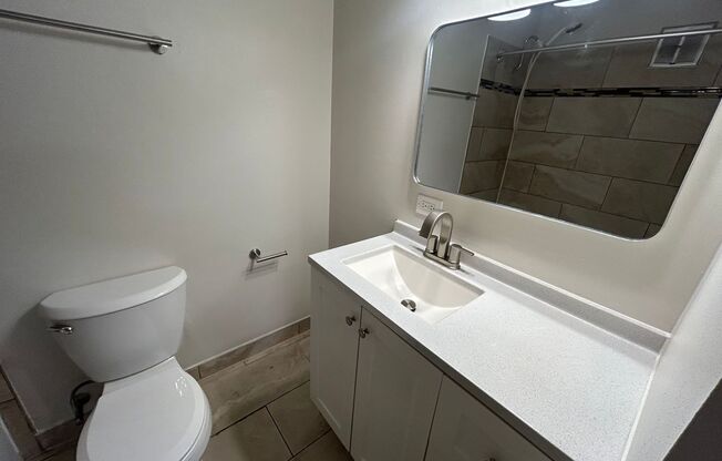 1 bed, 1 bath, $995, Unit 213
