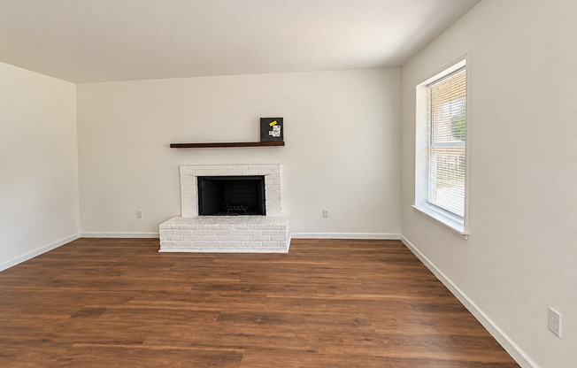 Petersburg Dr 2703 -2705