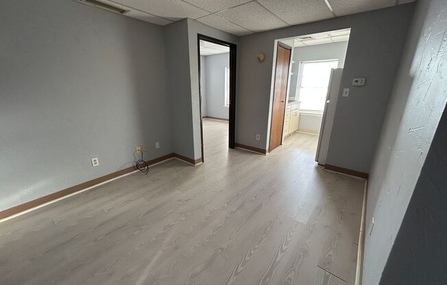 1 bed, 1 bath, 600 sqft, $550, Unit 404